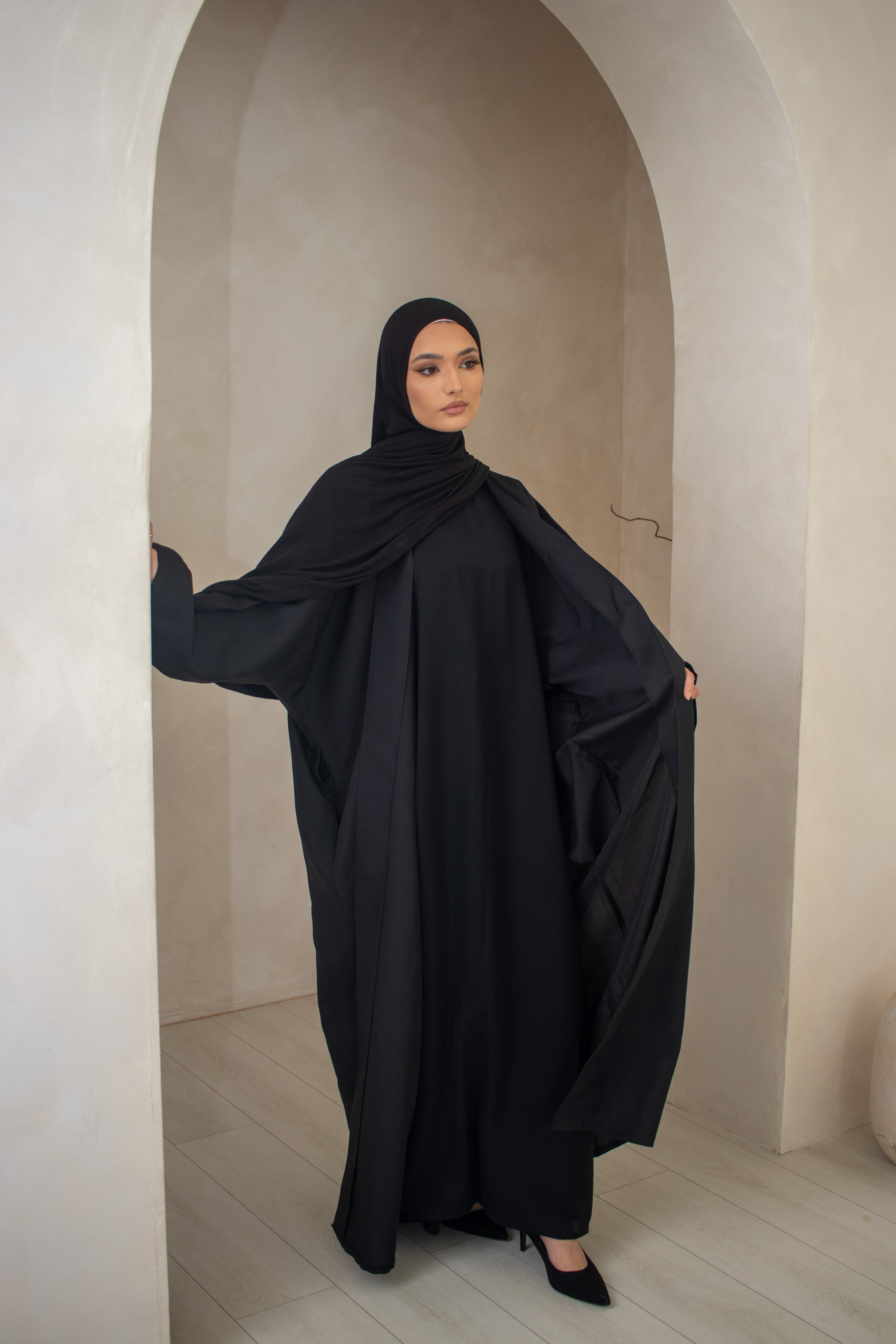 Batwing Linen DESIGN Abaya with Pockets - Women's Muslim Clothing