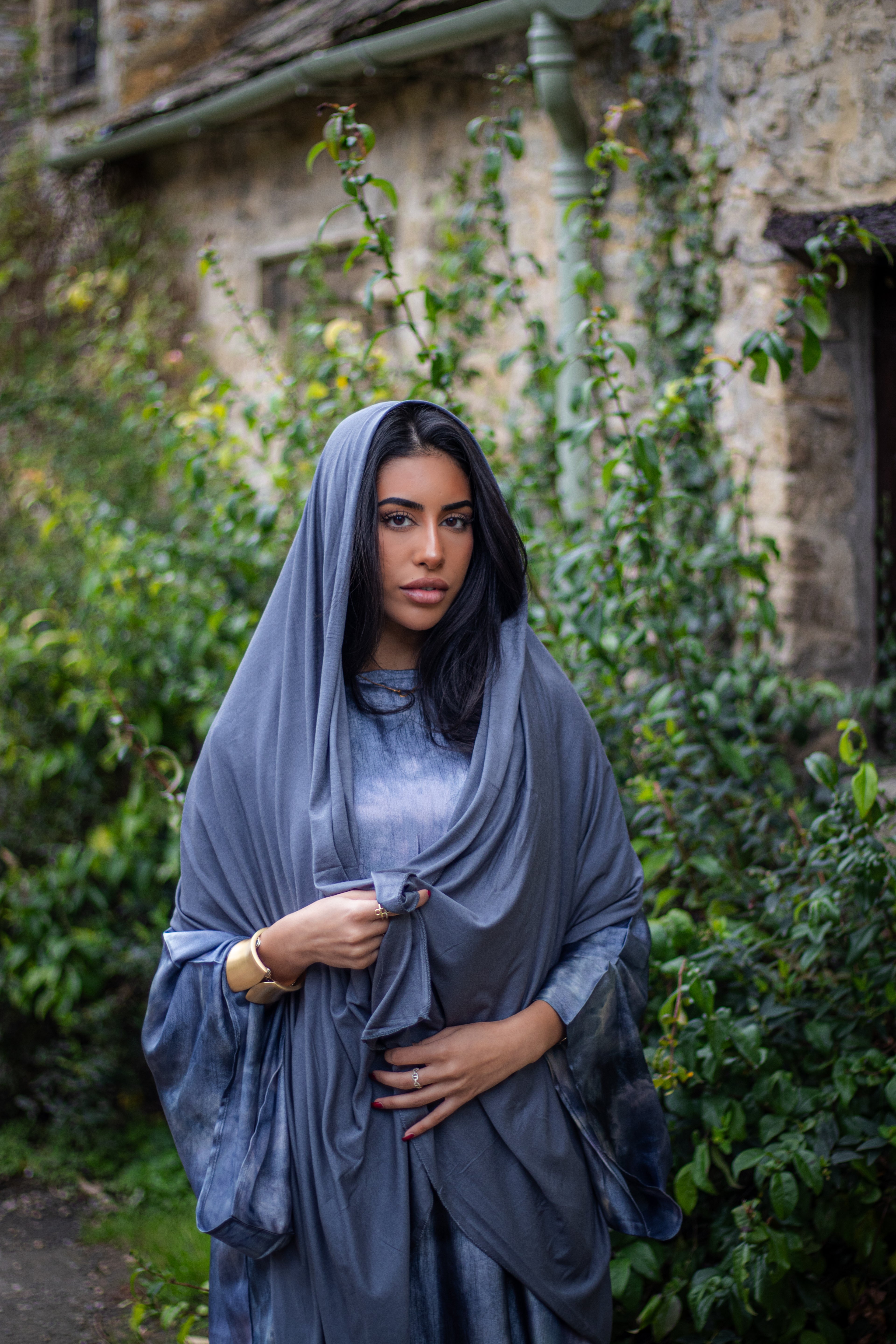 Autumn Grey Patterned Abaya Wide Sleeve Design