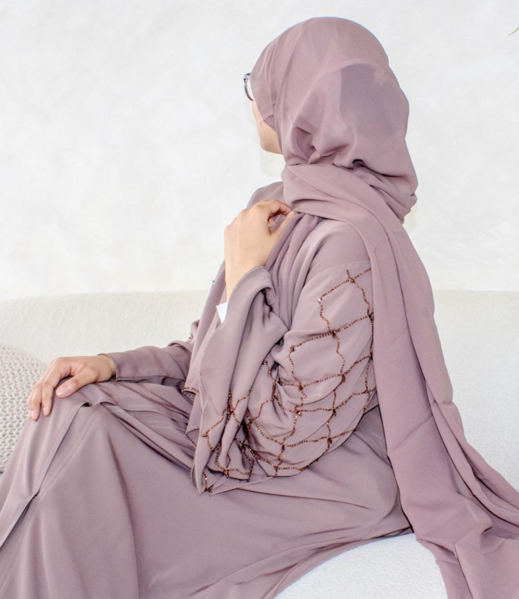 PREMIUM Aroos Abaya White/Brown Embellishments