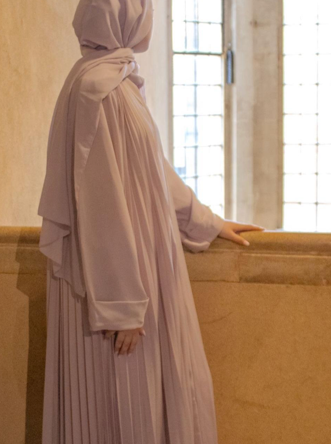 PREMIUM Raees Abaya Pink/Cream Pleats Front and Back